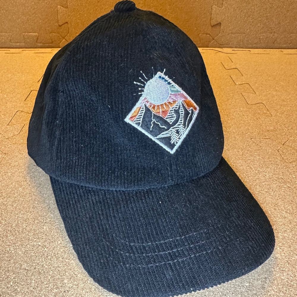 Unbranded Corduroy Baseball Cap Mens OSFM Black Mountain Patch Snapback Hat
